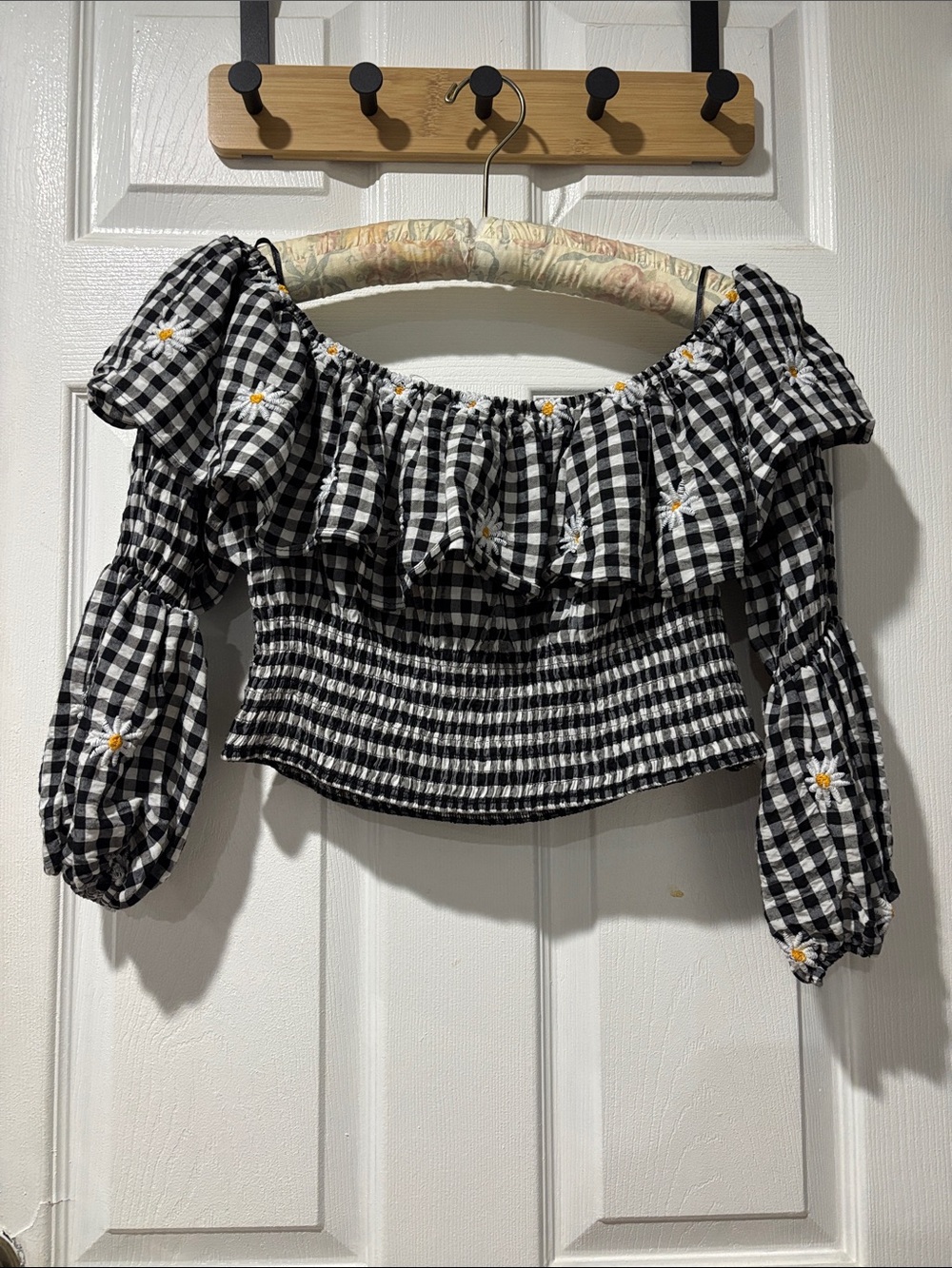 Zara Black & White Gingham Off-Shoulder Daisy Embroidered Crop Top - Picture 6 of 7